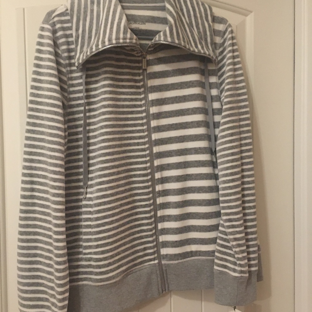 Calvin Klein Sweater - Picture 2 of 5